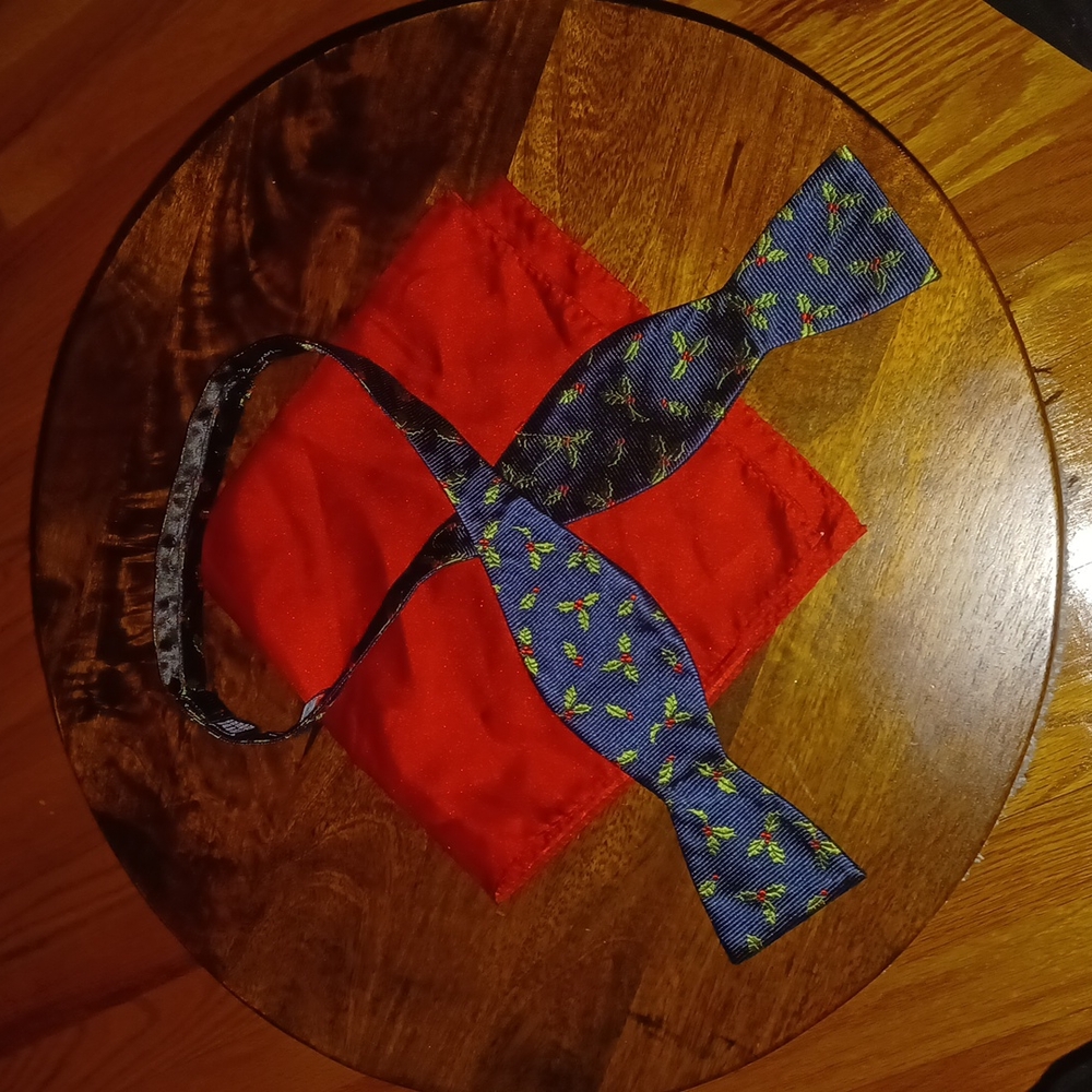 Saddlebred Bow tie and handkerchief